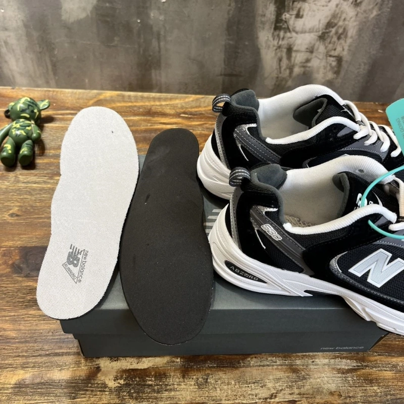 Versatile Othxr Sneakers 216037