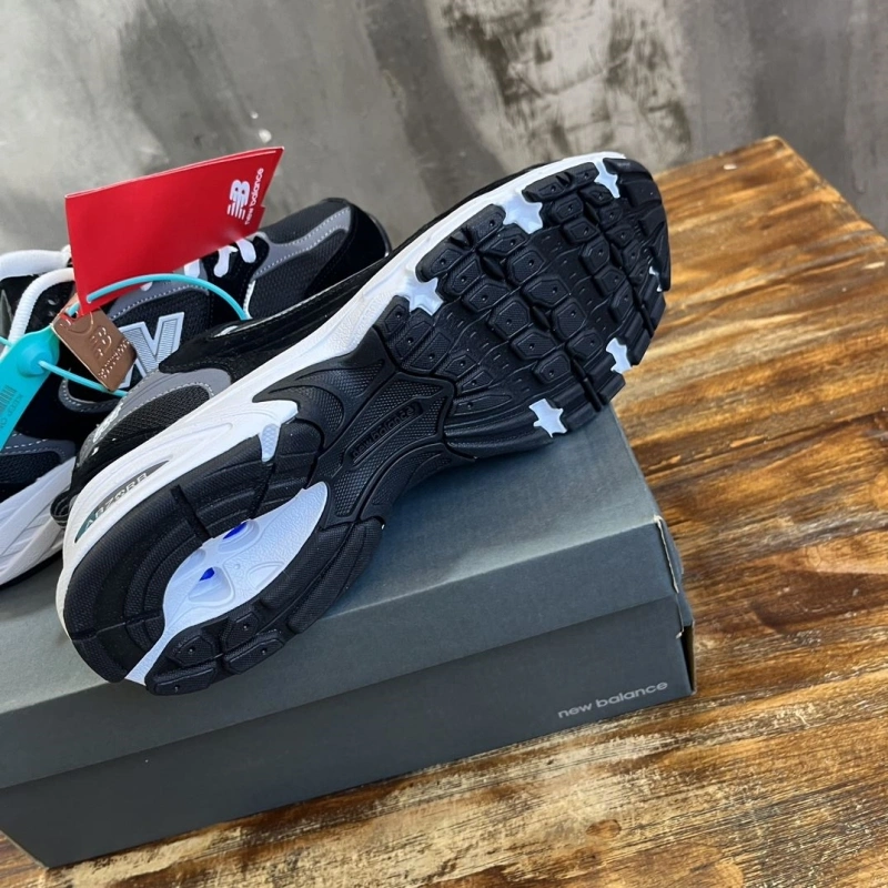 Versatile Othxr Sneakers 216037