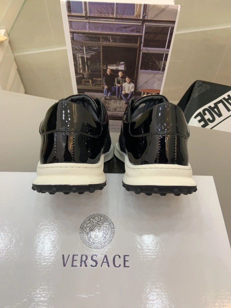 SportInspired Gxvxnchy Sneakers 154040