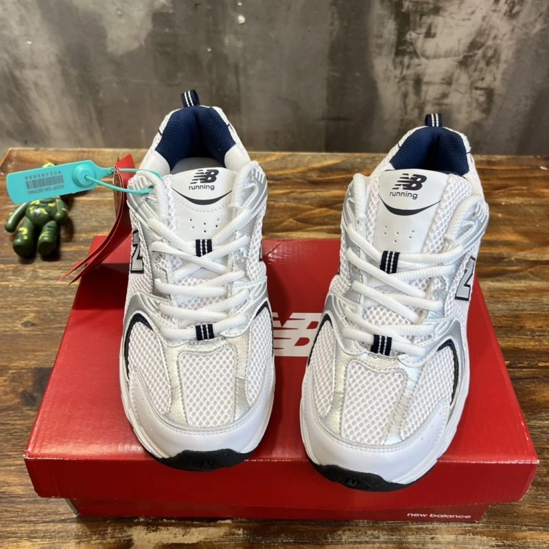 Trendsetting Othxr Sneakers 216009