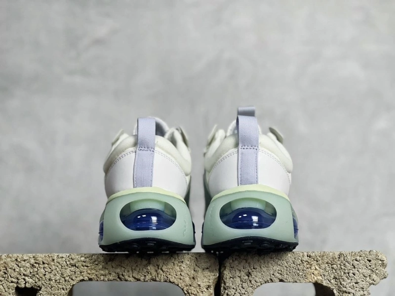 Vibrant Nxkx Sneakers 199534
