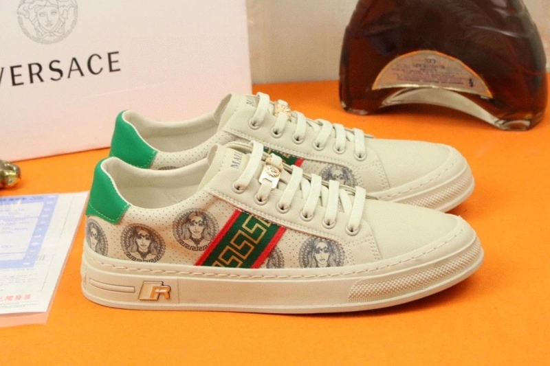 Compact Gxvxnchy Sneakers 154032
