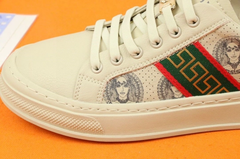 Compact Gxvxnchy Sneakers 154032