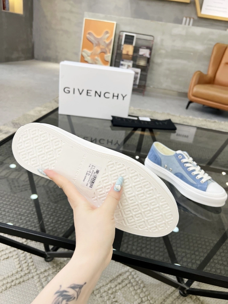 Gxvxnchy Sneakers Efficient 154049