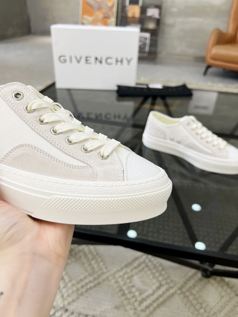 Gxvxnchy Sneakers Sophisticated 154035