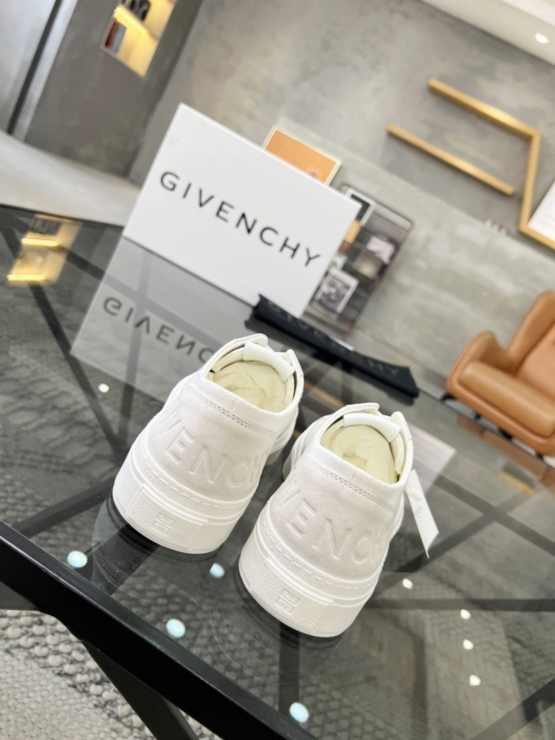 Gxvxnchy Sneakers Sophisticated 154035