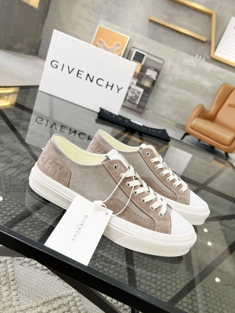 Gxvxnchy Sneakers TopPick 154037