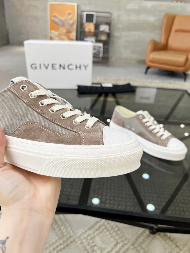 Gxvxnchy Sneakers TopPick 154037