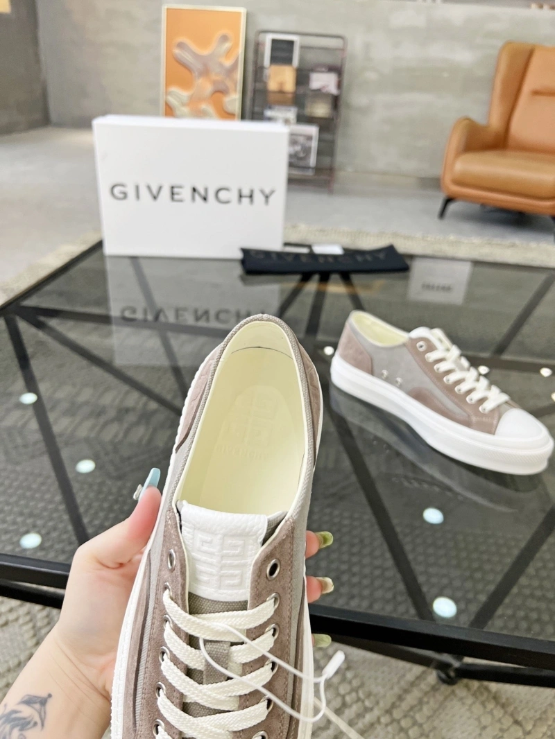 Gxvxnchy Sneakers TopPick 154037