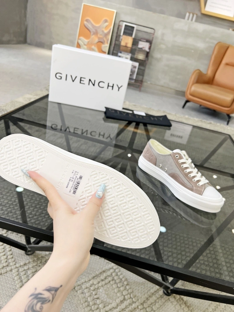 Gxvxnchy Sneakers TopPick 154037