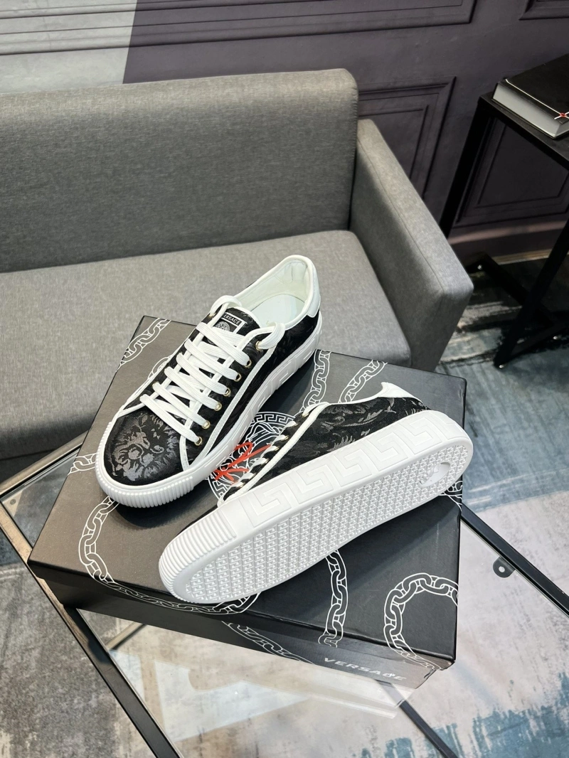 Stylish Gxvxnchy Sneakers 154042