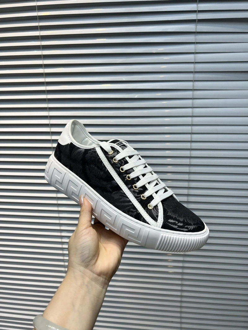 Stylish Gxvxnchy Sneakers 154042