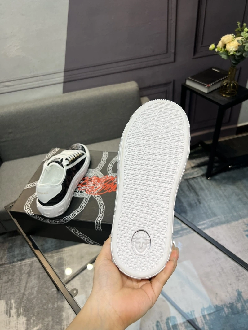Stylish Gxvxnchy Sneakers 154042