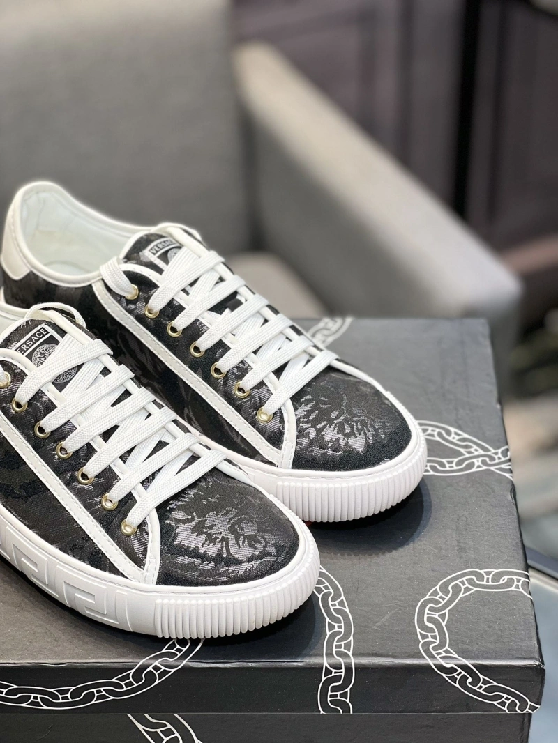 Stylish Gxvxnchy Sneakers 154042