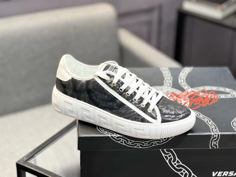 Stylish Gxvxnchy Sneakers 154042