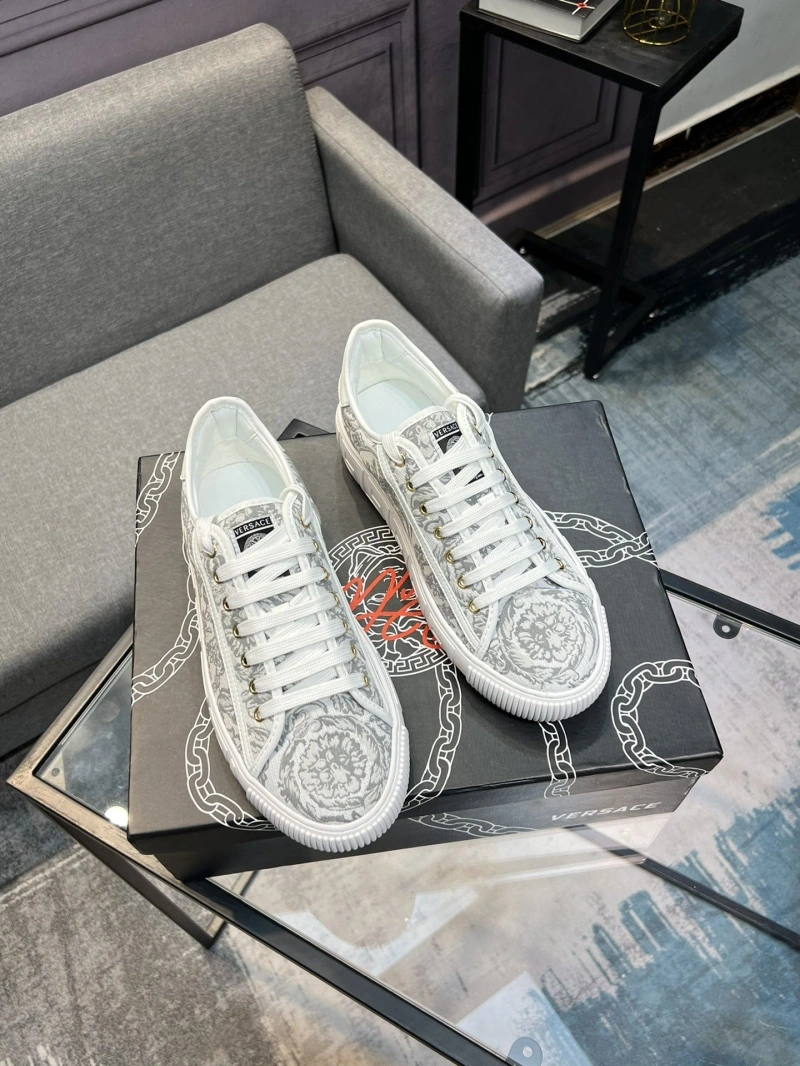 Trendsetting Gxvxnchy Sneakers 154054
