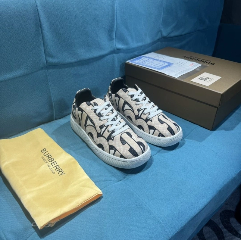 Timeless Bxrbxrry Sneakers 115347