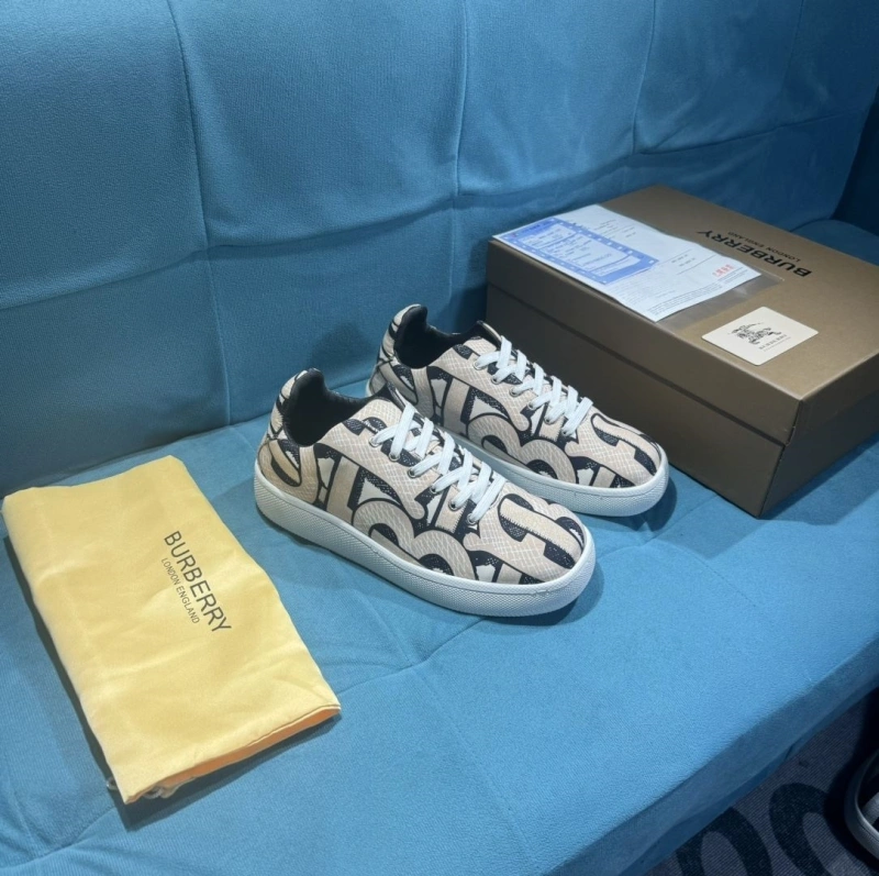 Timeless Bxrbxrry Sneakers 115347