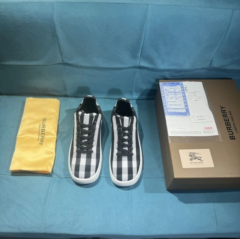 Minimalist Bxrbxrry Sneakers 115345