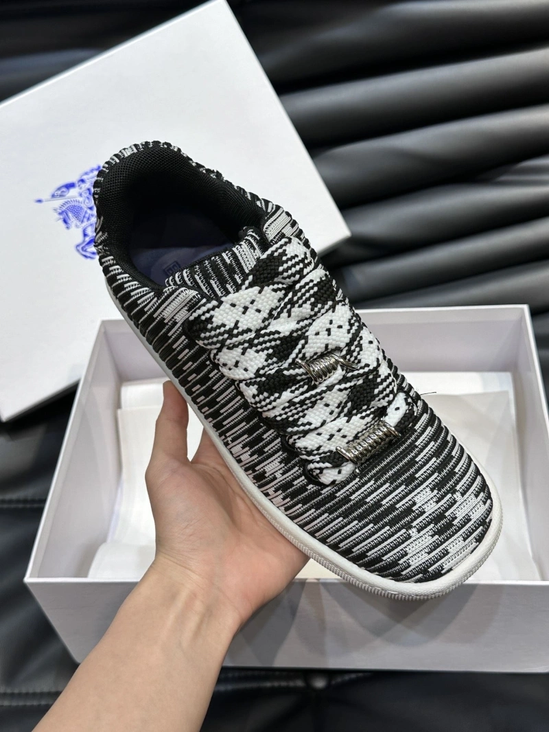Flexible Bxrbxrry Sneakers 115342