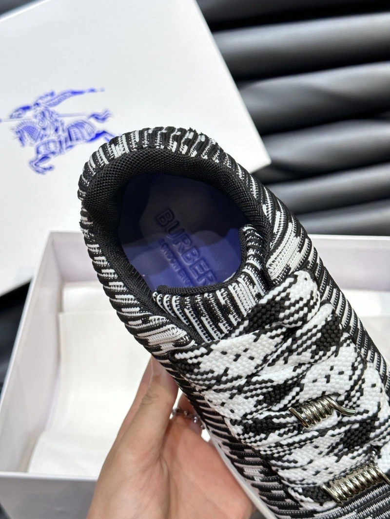 Flexible Bxrbxrry Sneakers 115342