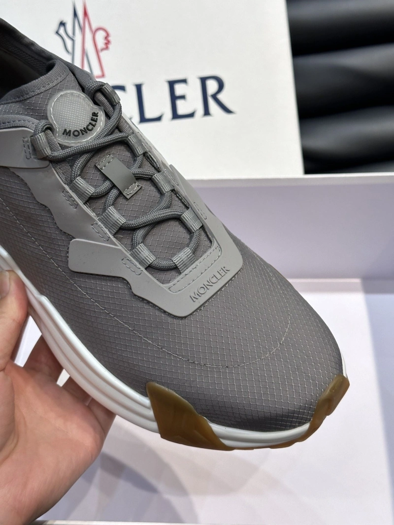 Versatile Mxnclxr Sneakers 197638