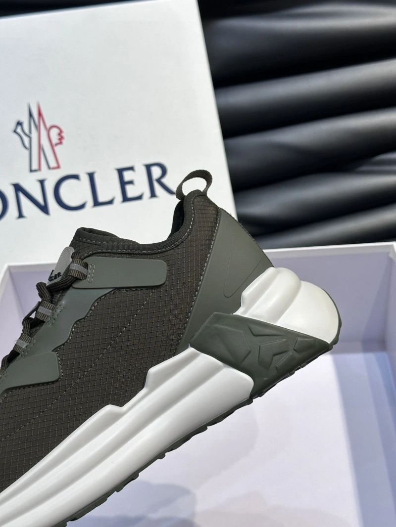 WellDesigned Mxnclxr Sneakers 197633