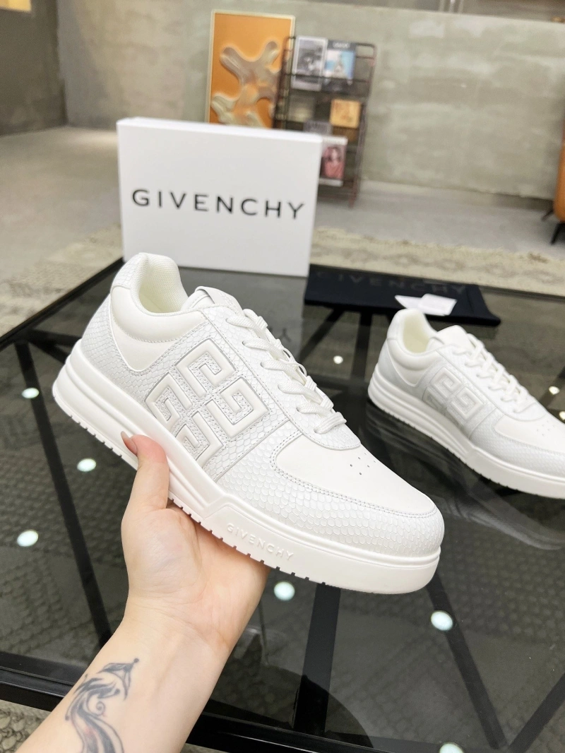 Refined Gxvxnchy Sneakers 154023