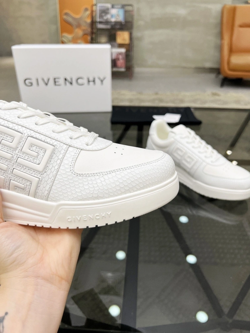 Refined Gxvxnchy Sneakers 154023