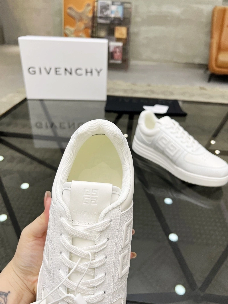 Refined Gxvxnchy Sneakers 154023