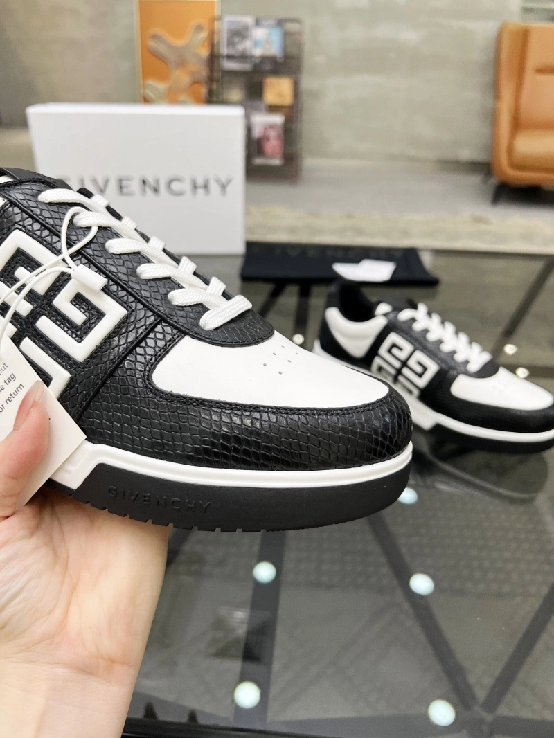 Fashionable Gxvxnchy Sneakers 154022