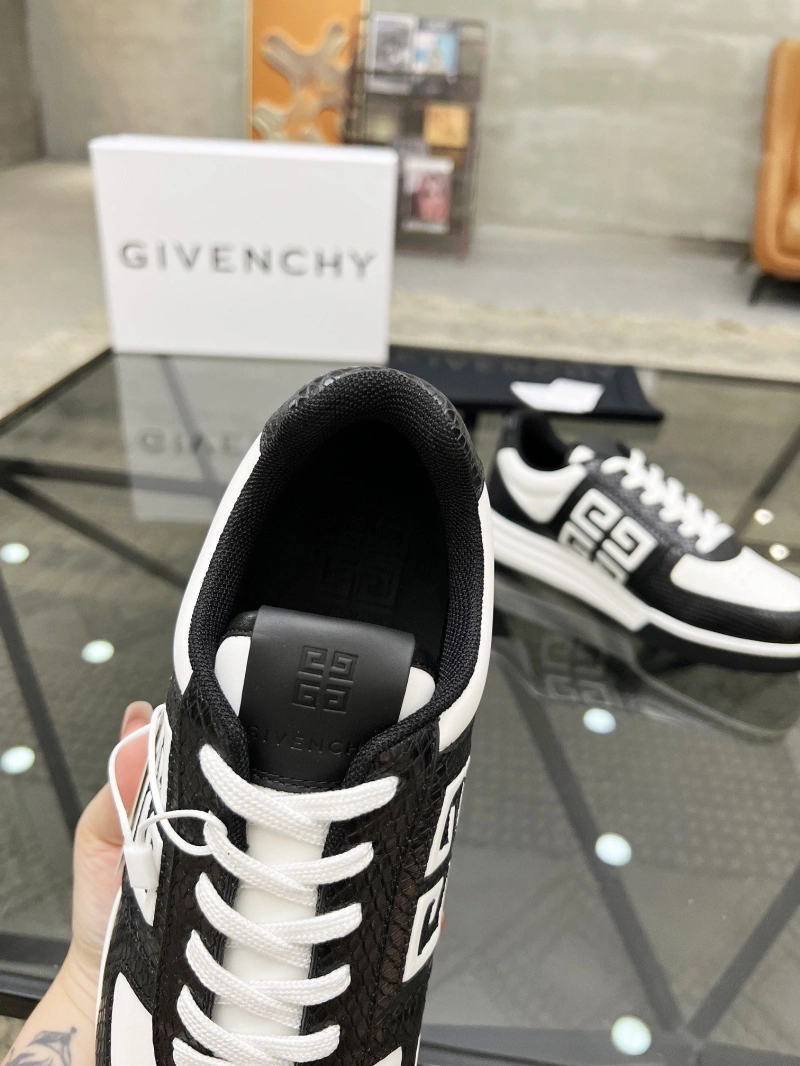 Fashionable Gxvxnchy Sneakers 154022