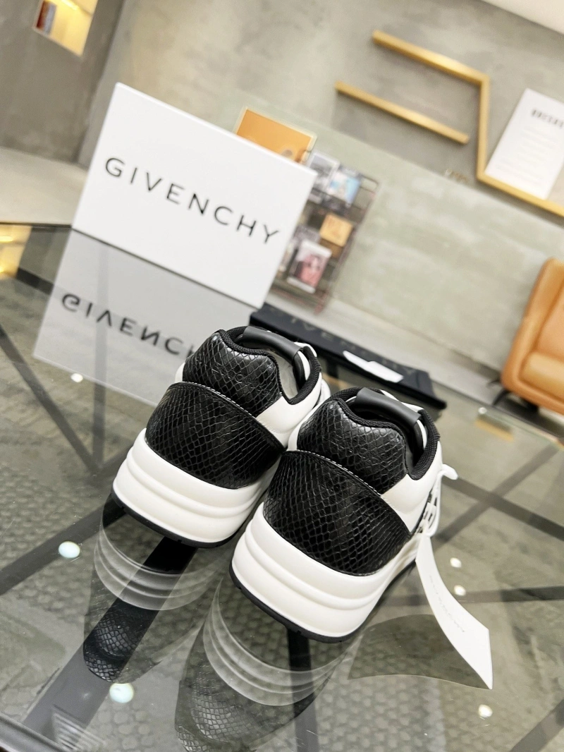 Fashionable Gxvxnchy Sneakers 154022