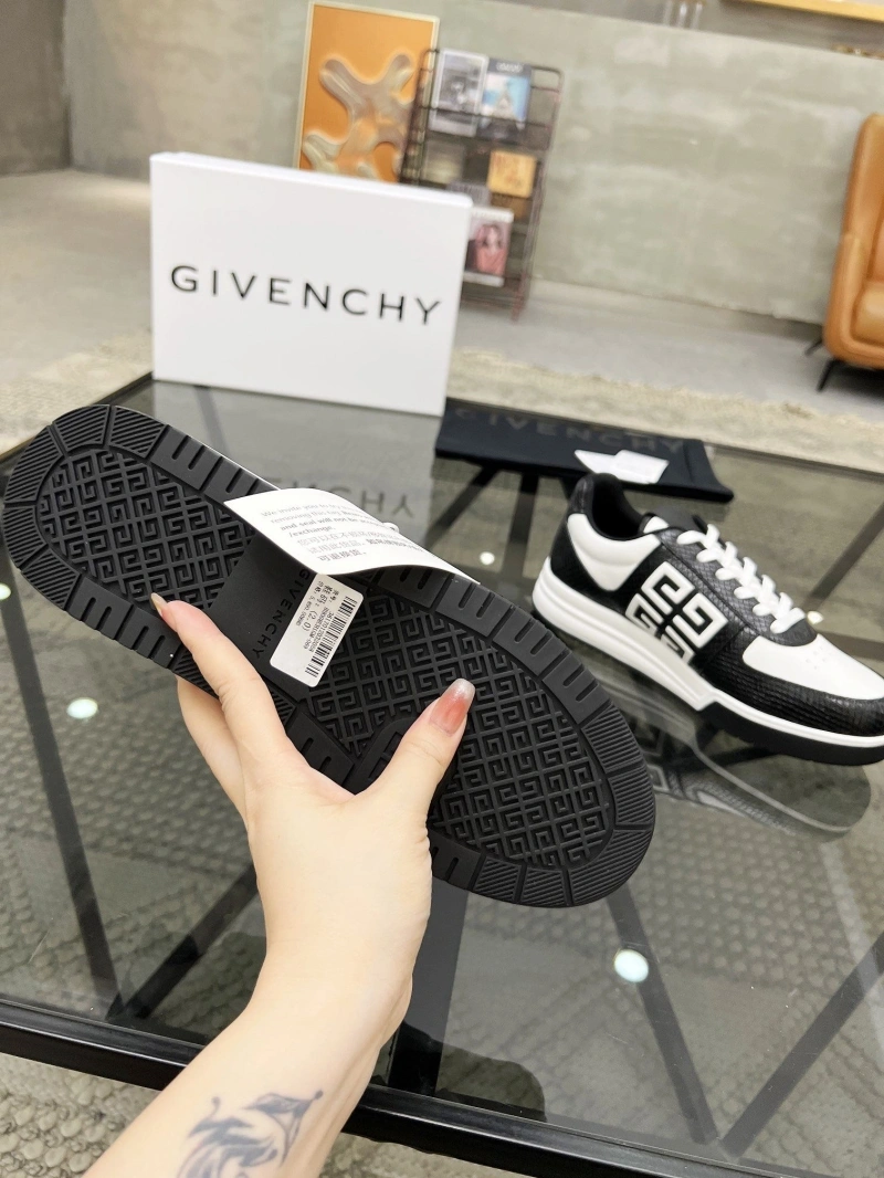 Fashionable Gxvxnchy Sneakers 154022