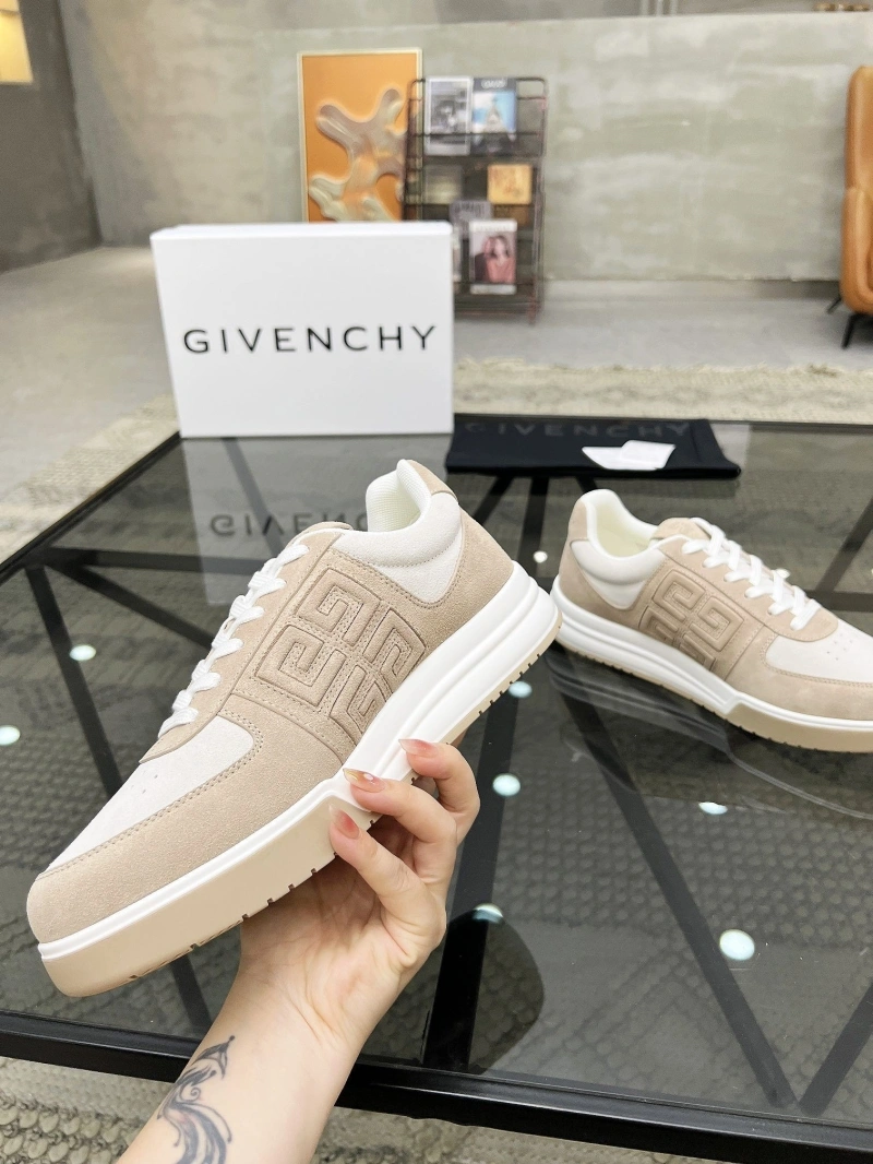 Gxvxnchy Sneakers TopPick 154018