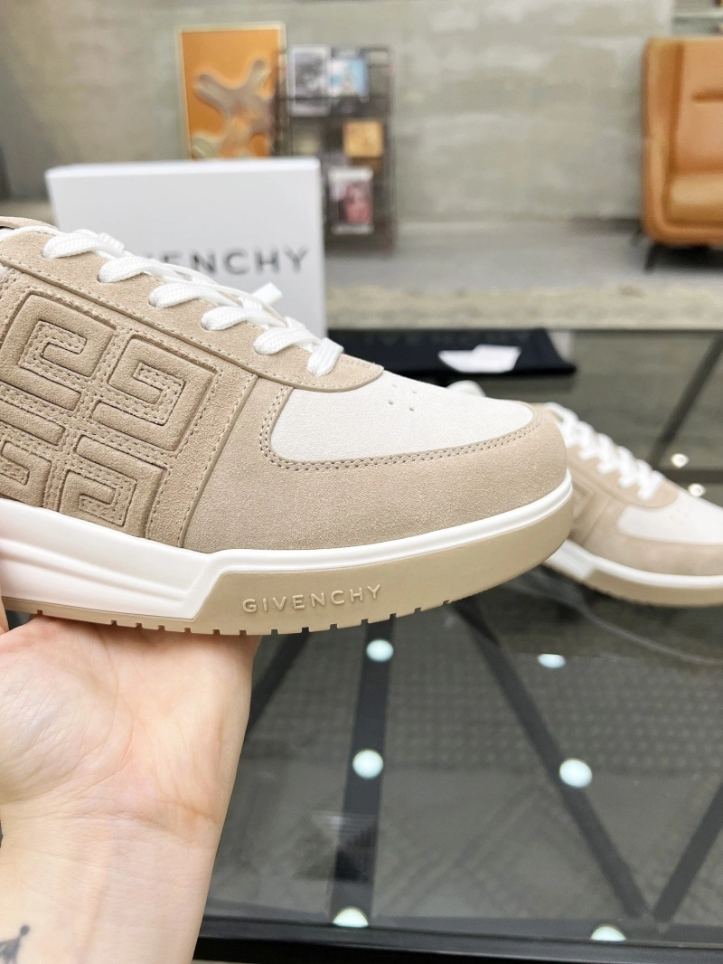 Gxvxnchy Sneakers TopPick 154018