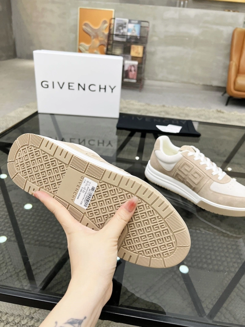 Gxvxnchy Sneakers TopPick 154018