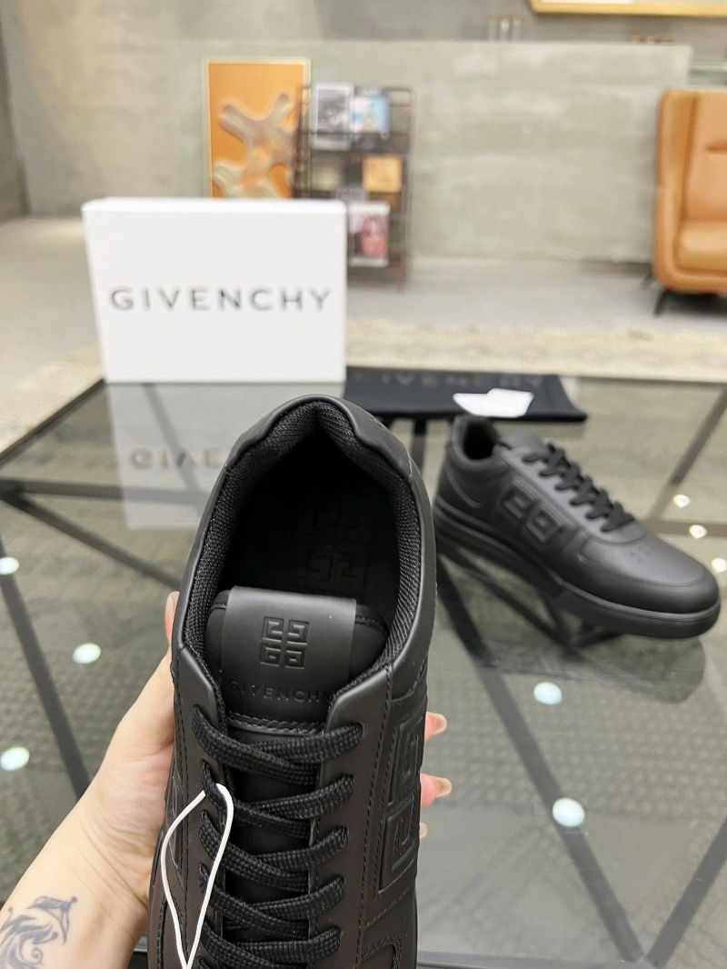 Gxvxnchy Sneakers Durable 154017