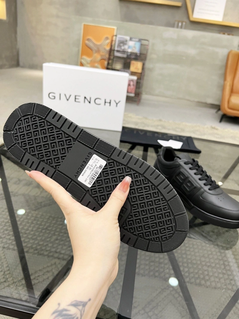 Gxvxnchy Sneakers Durable 154017