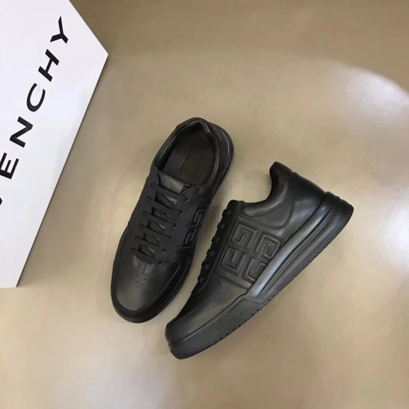 Functional Gxvxnchy Sneakers 154014