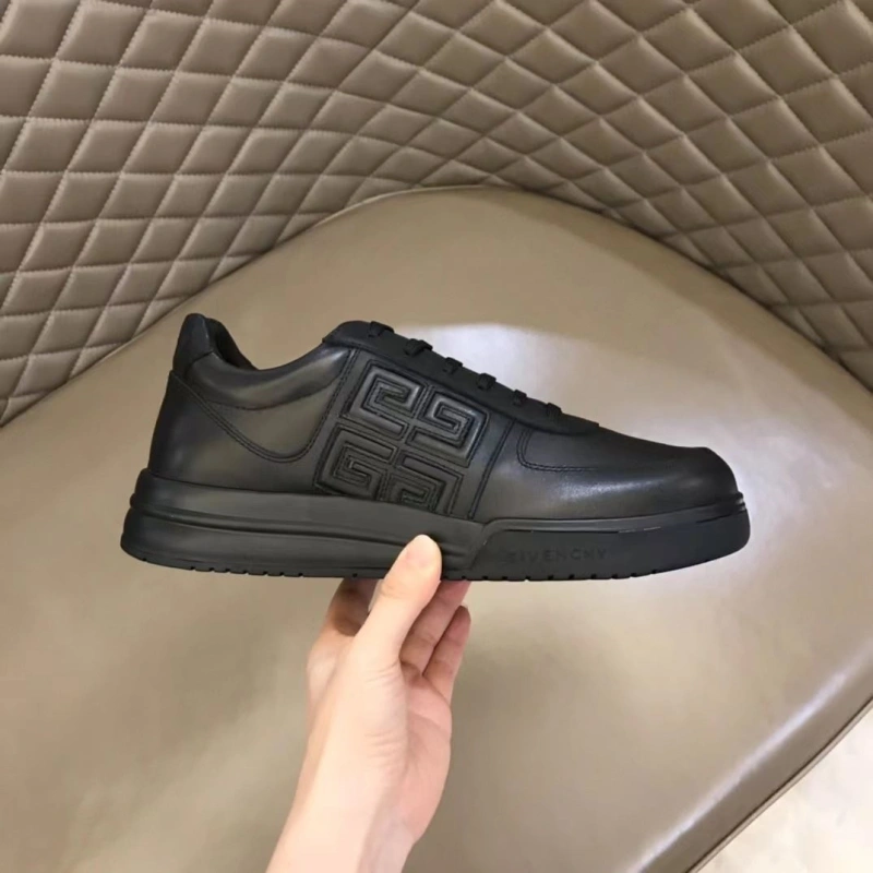 Functional Gxvxnchy Sneakers 154014