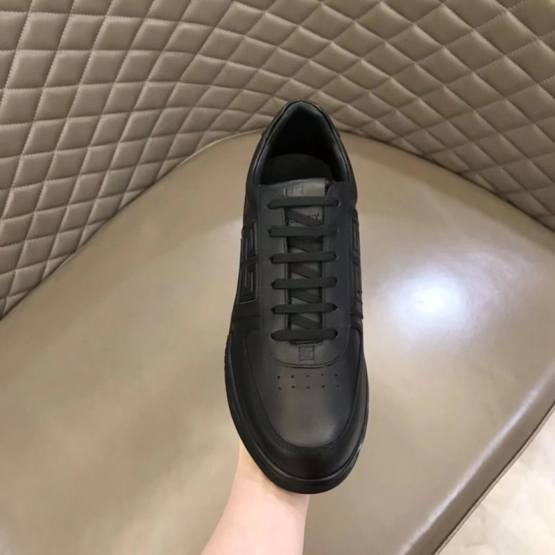 Functional Gxvxnchy Sneakers 154014