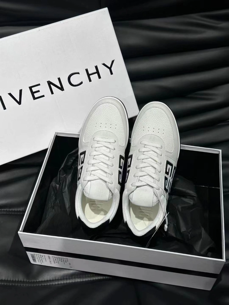 Gxvxnchy Sneakers Lightweight 154006