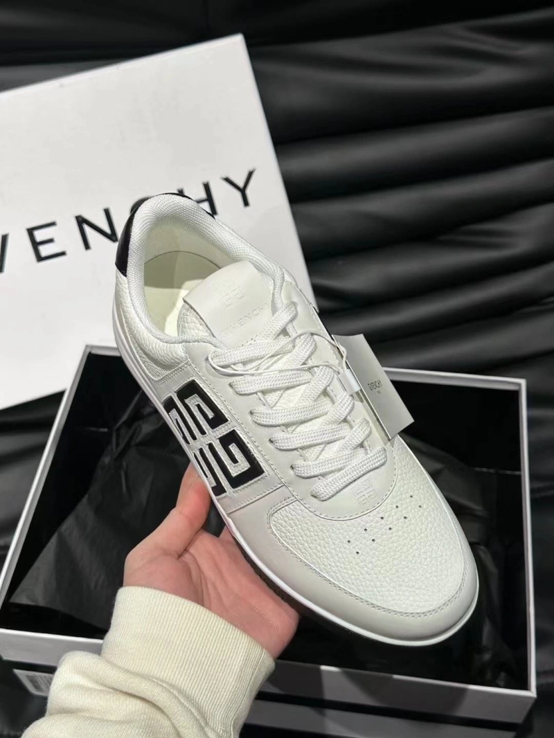 Gxvxnchy Sneakers Lightweight 154006