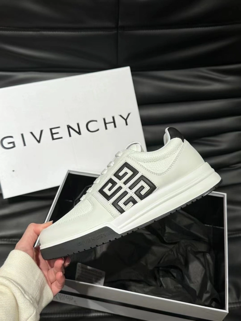 Gxvxnchy Sneakers Lightweight 154006