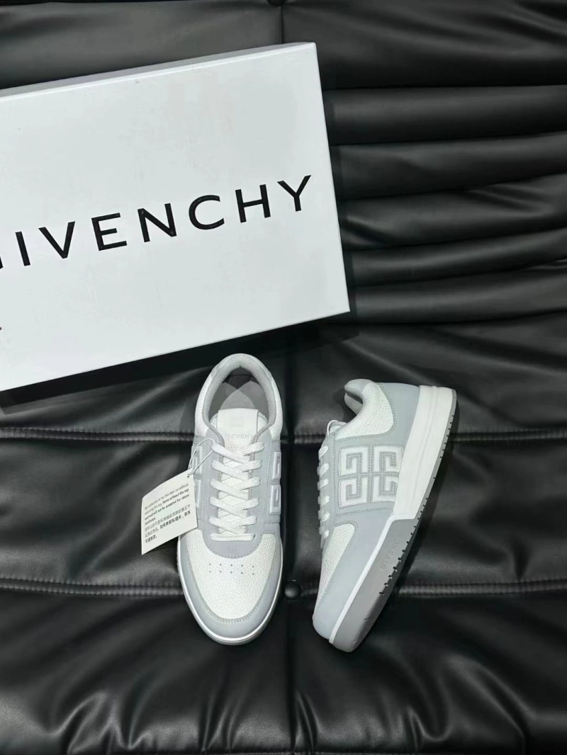 Modern Gxvxnchy Sneakers 154009