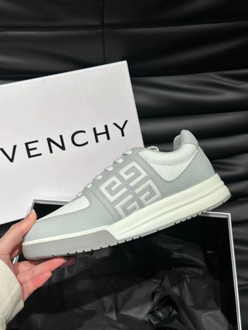 Modern Gxvxnchy Sneakers 154009