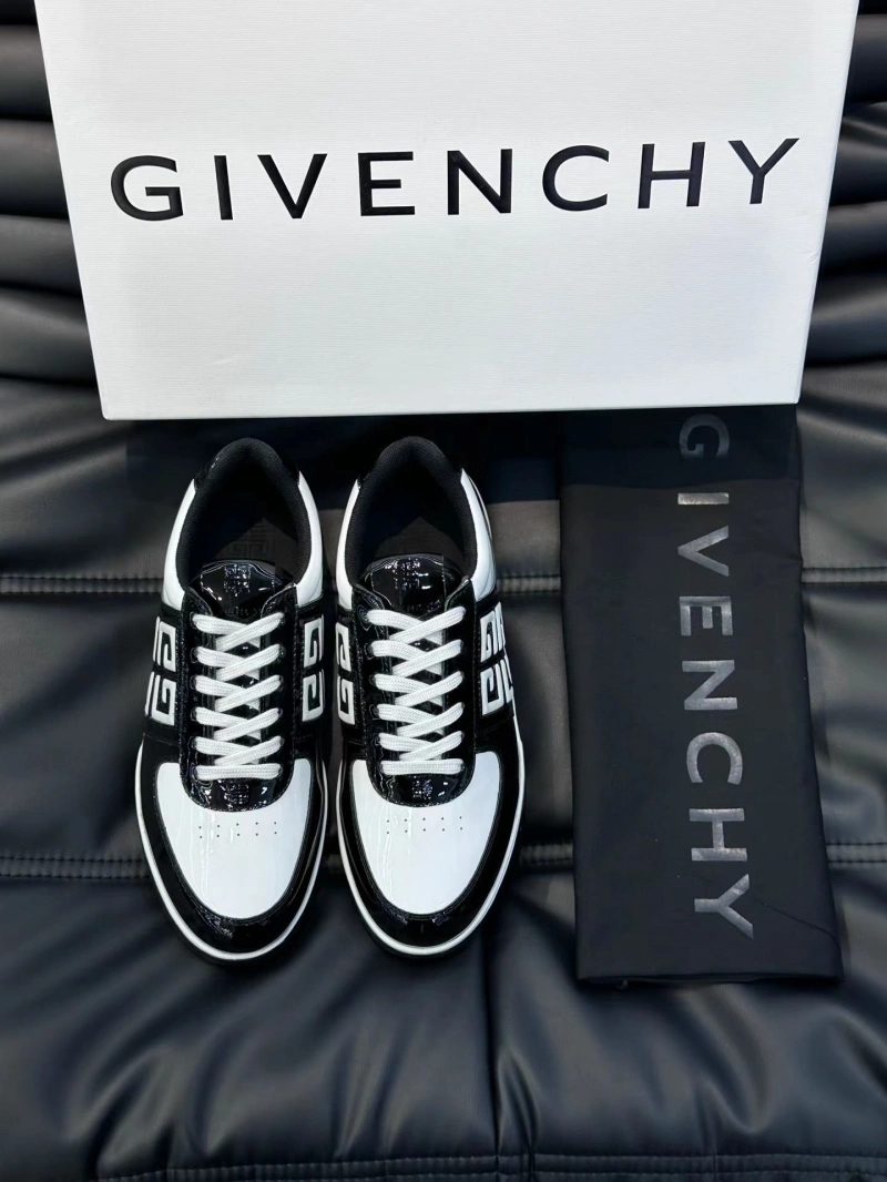 Fashionable Gxvxnchy Sneakers 154008