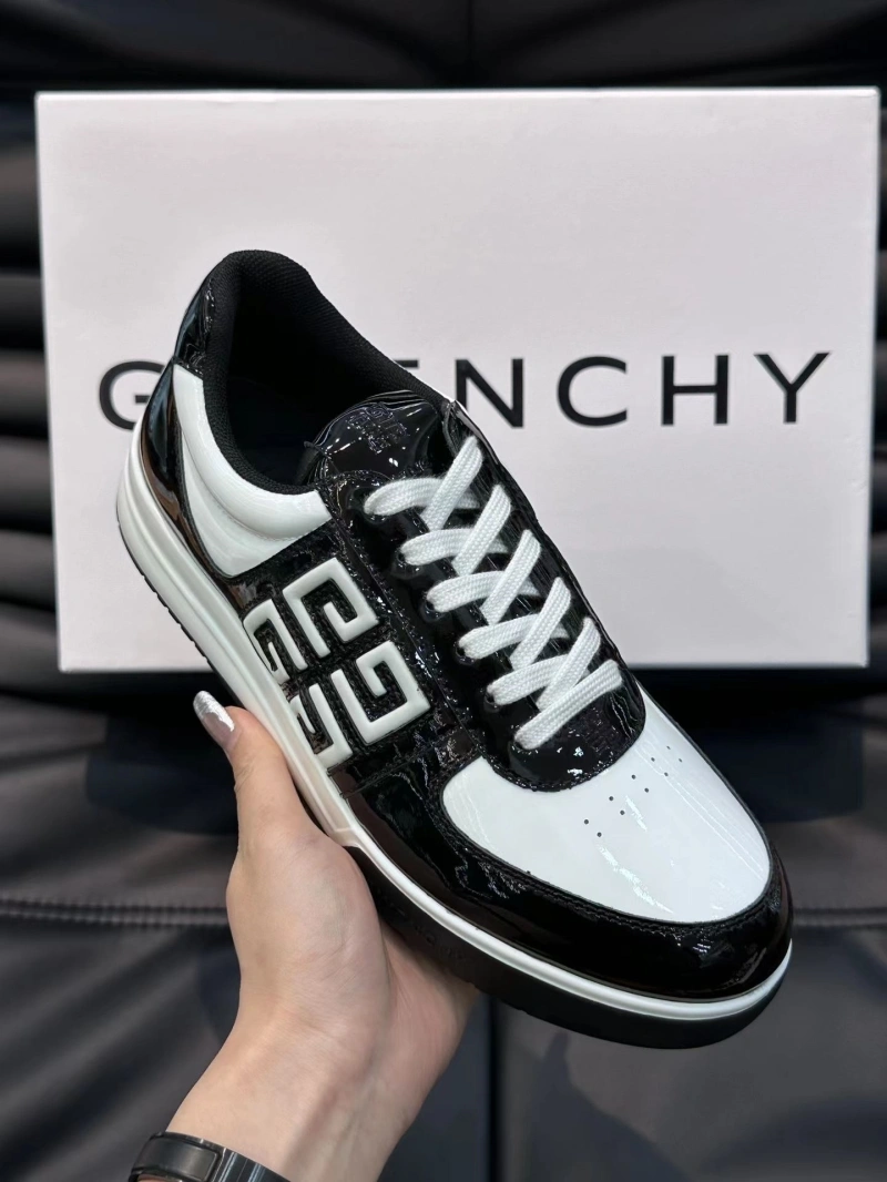 Fashionable Gxvxnchy Sneakers 154008