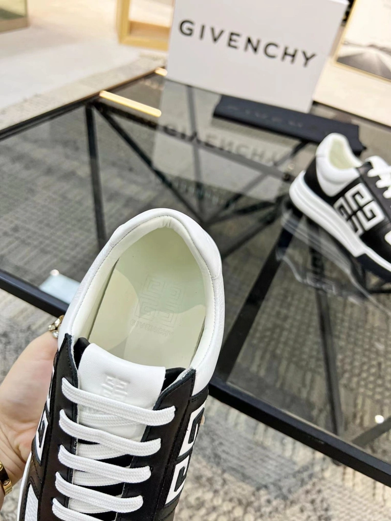 Gxvxnchy Sneakers Modern 154000
